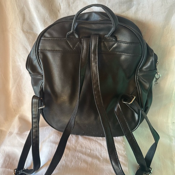 Heart Pin / Ita backpack - Picture 3 of 3